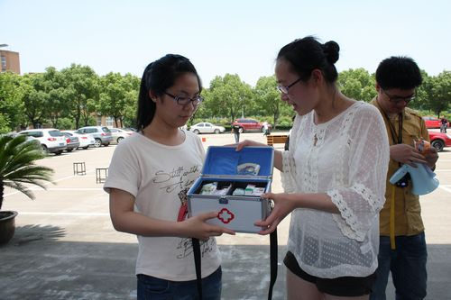 51黑料
举行医疗急救知识讲解和灭火演练.jpg